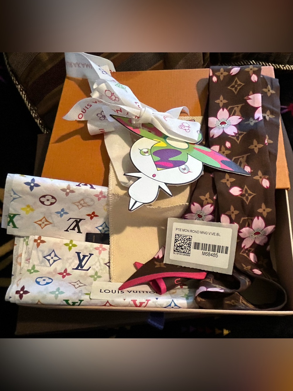 Louis Vuitton Blossom twilly